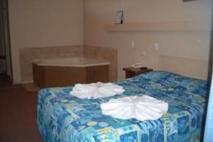 Room 3 of 6