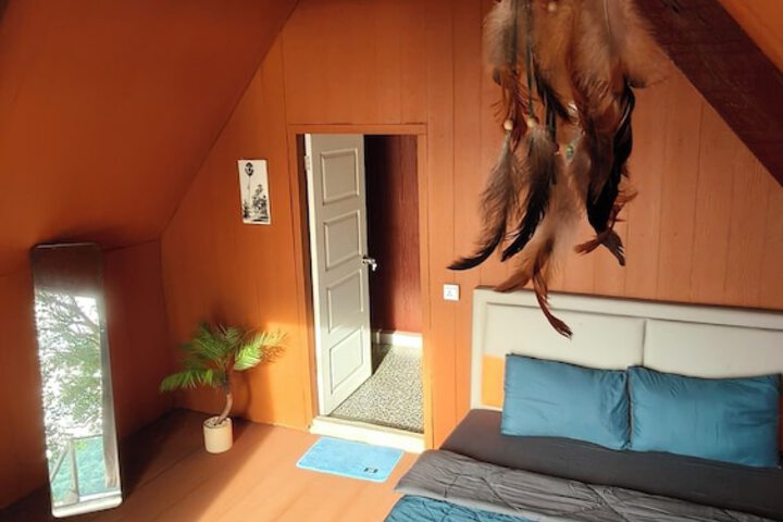 Room 5 of 84