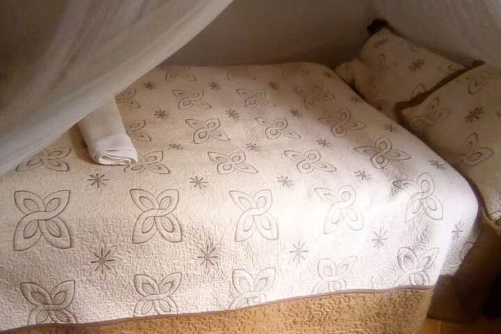 Room 5 of 19