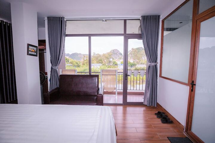 Room 45 of 201