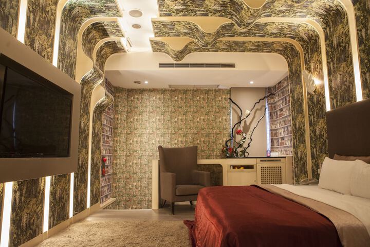 Room 5 of 63
