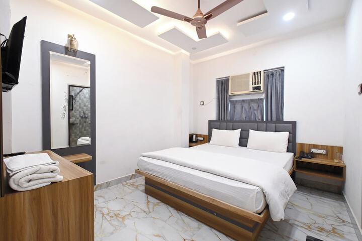 Room 3 of 29