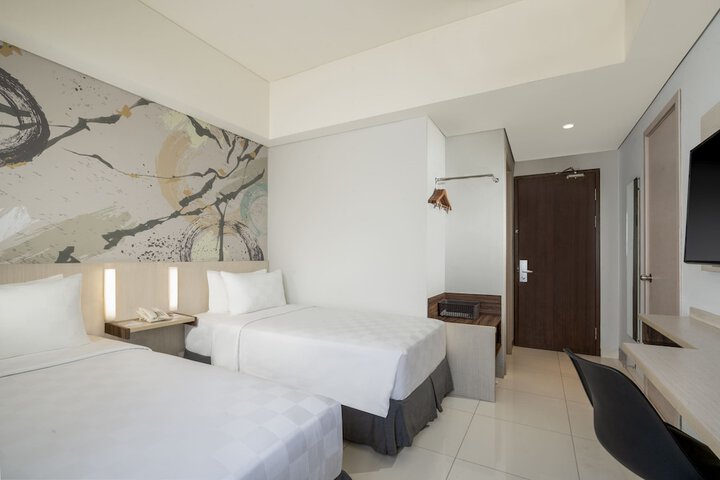 Room 13 of 34