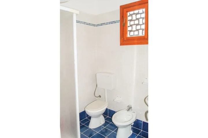 Room 7 of 24