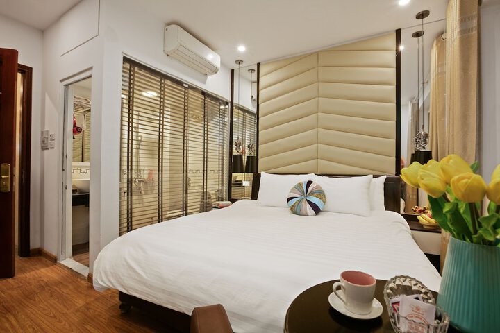 Room 28 of 68