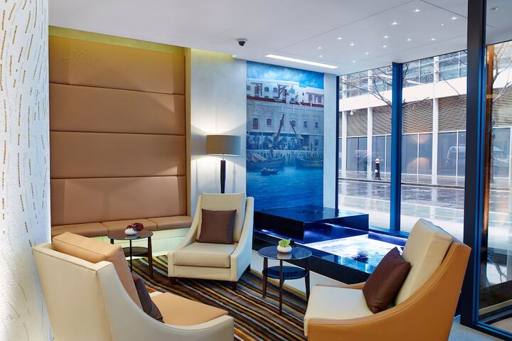 Entrance & Lobby