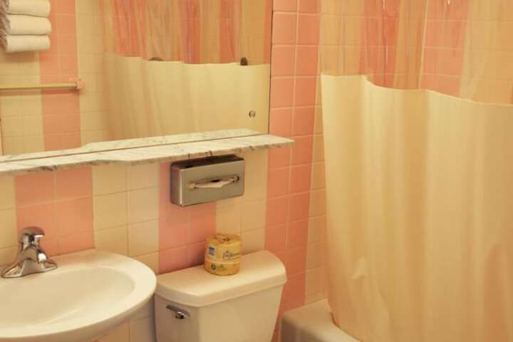 Room 25 of 37
