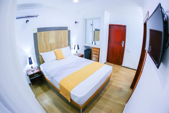 Room 7 of 37