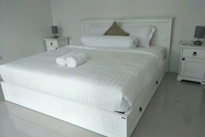 Room 8 of 15