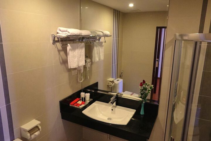 Room 18 of 34