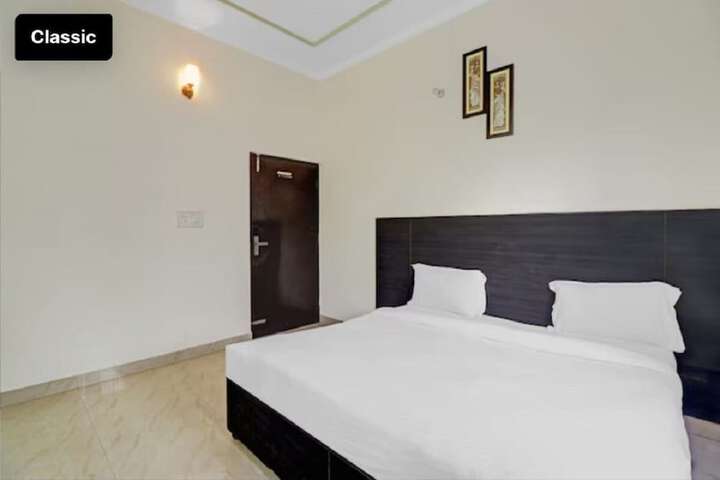 Room 4 of 14
