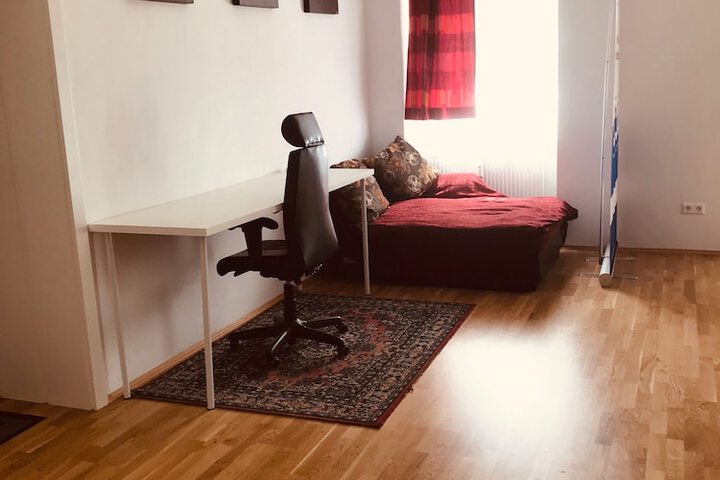 Room 16 of 26