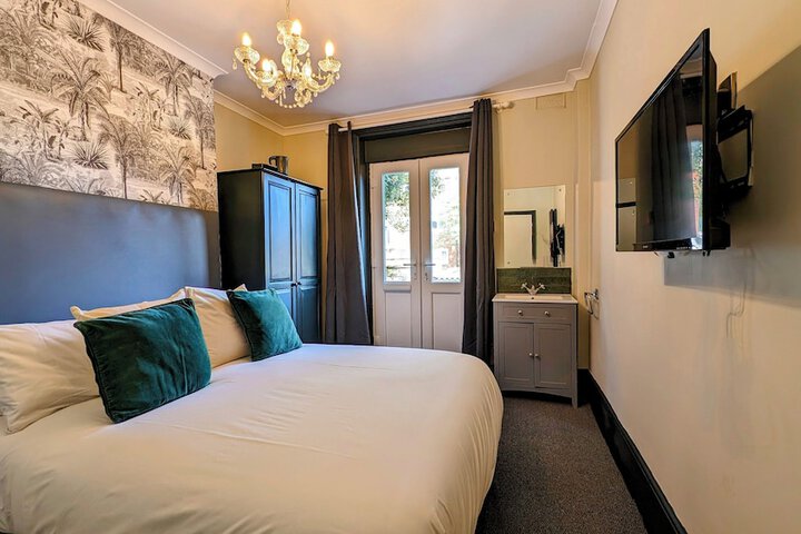 Room 65 of 125