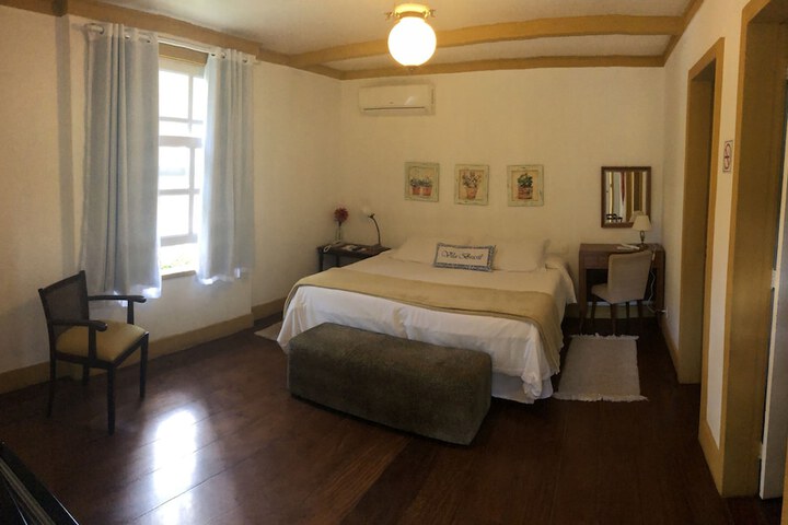 Room 6 of 89