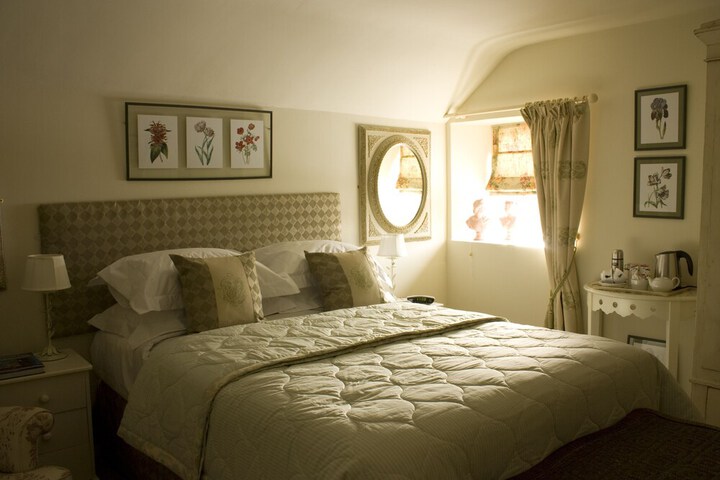 Room 11 of 36