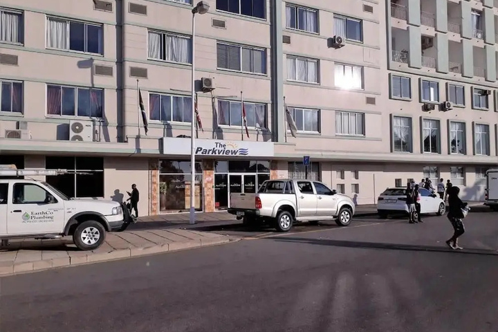 Parkview Hotel Suites - Adults Only
