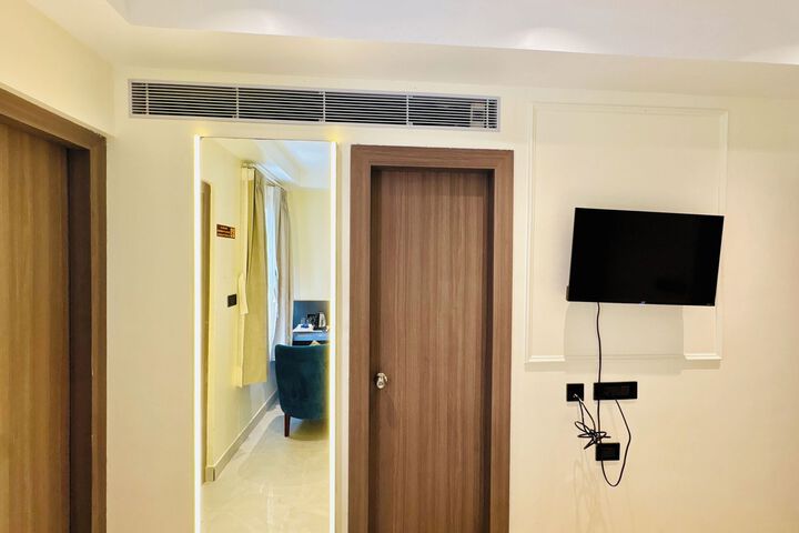Room 27 of 55