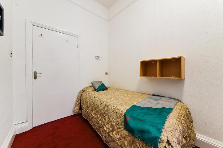 Room 38 of 41