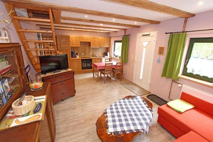 Room 3 of 11