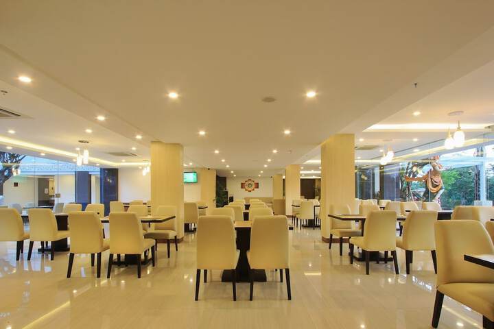 Dining Photos