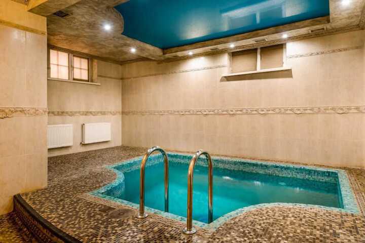 Pool 70 of 94