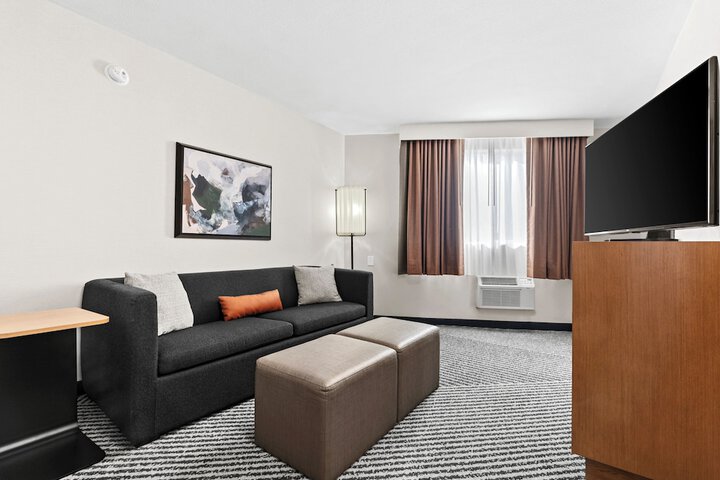 Room 10 of 26