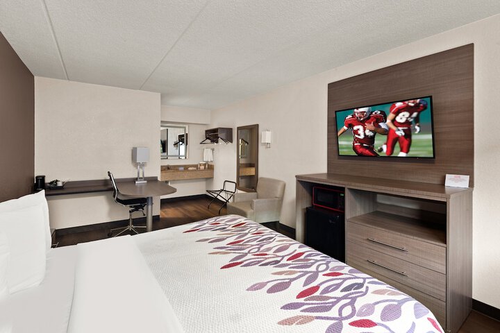 1 King Bed (19 of 22)