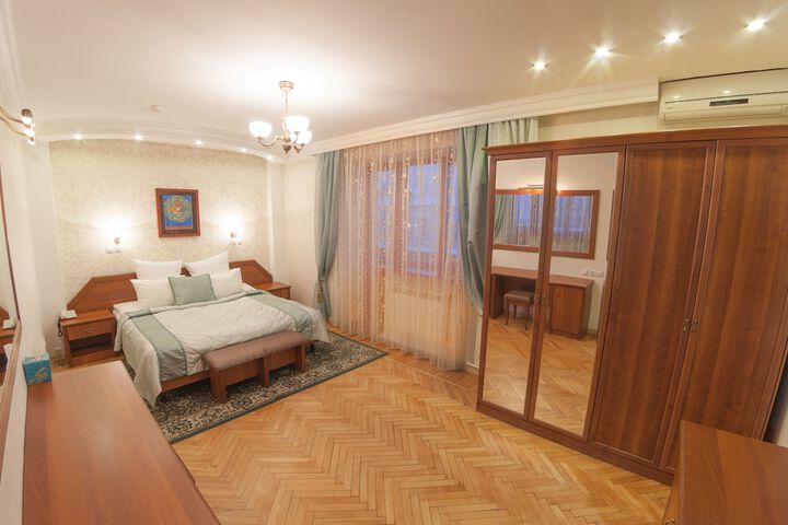 Room 12 of 37