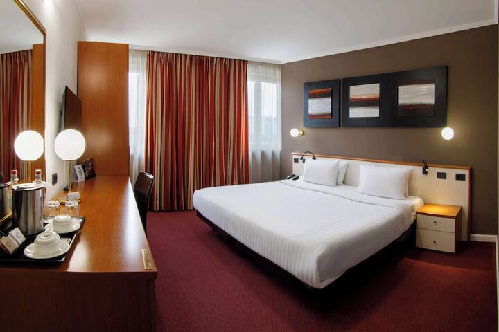 Room 50 of 129