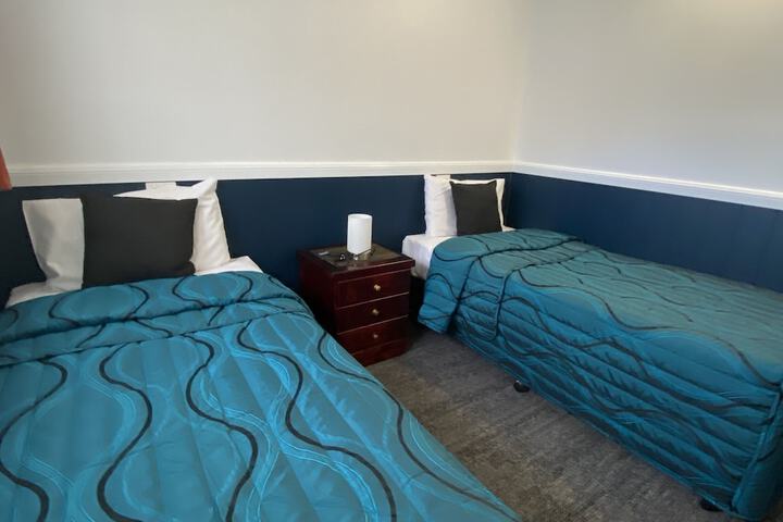 Room 25 of 47