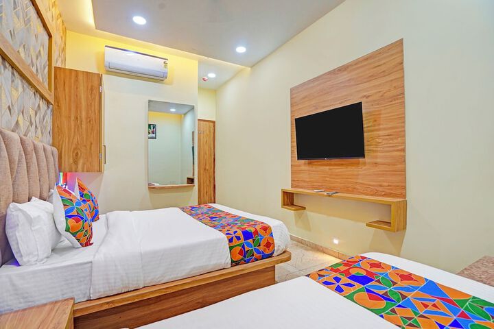 Room 17 of 27