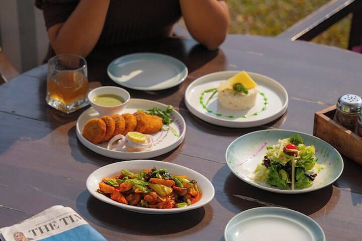 Dining 106 of 143