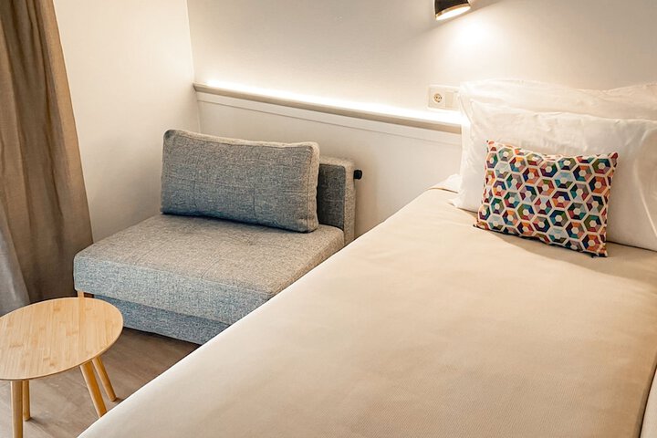 Room 10 of 40