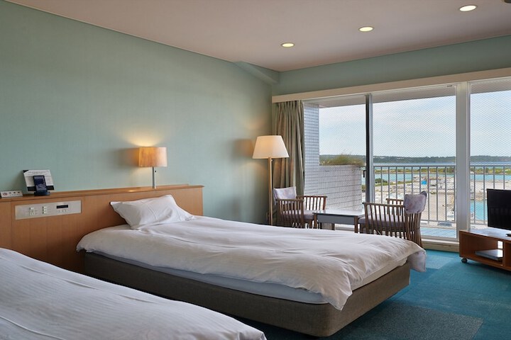 Room 16 of 125