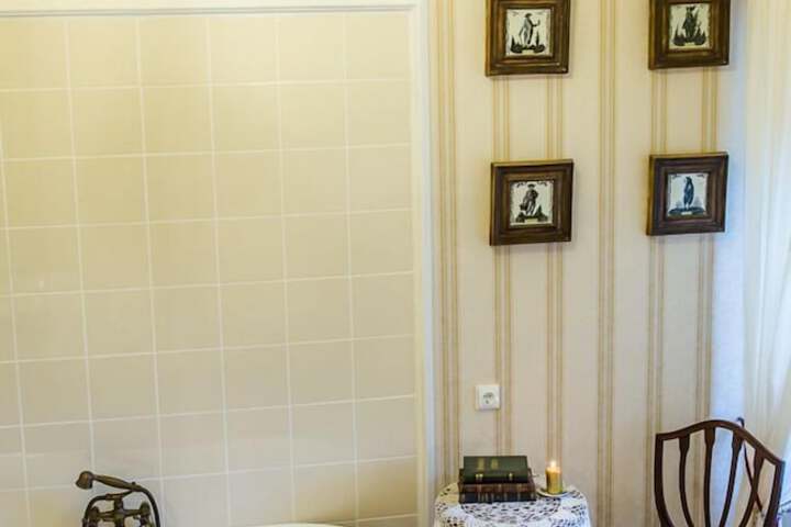 Room 66 of 80