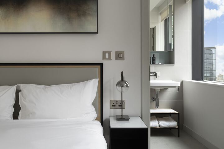 Room 5 of 70