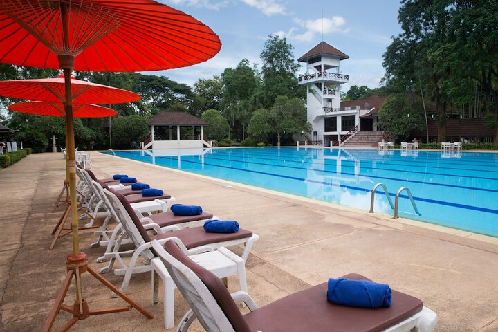 Hotel Pool