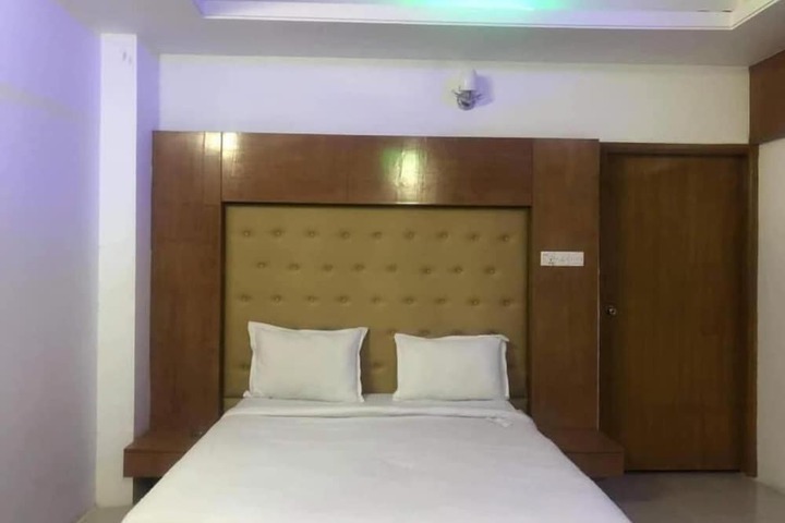 Room 2 of 11