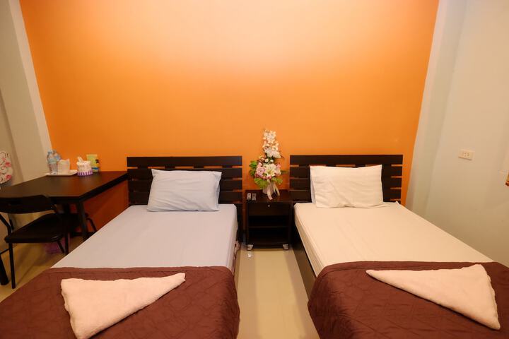 Room 13 of 20
