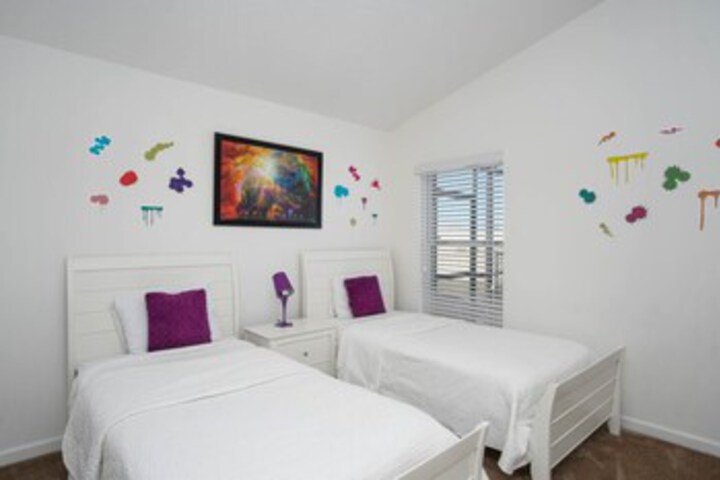 Room 11 of 30