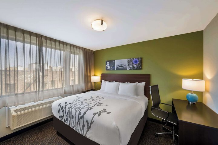 Room 10 of 40