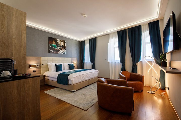 Room 17 of 108