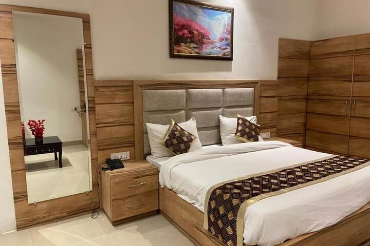 Room 7 of 47