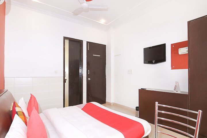 Room 15 of 25