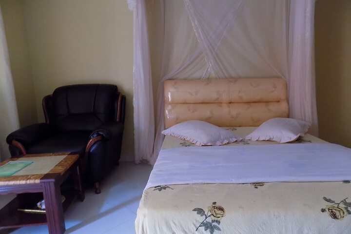 Room 8 of 43