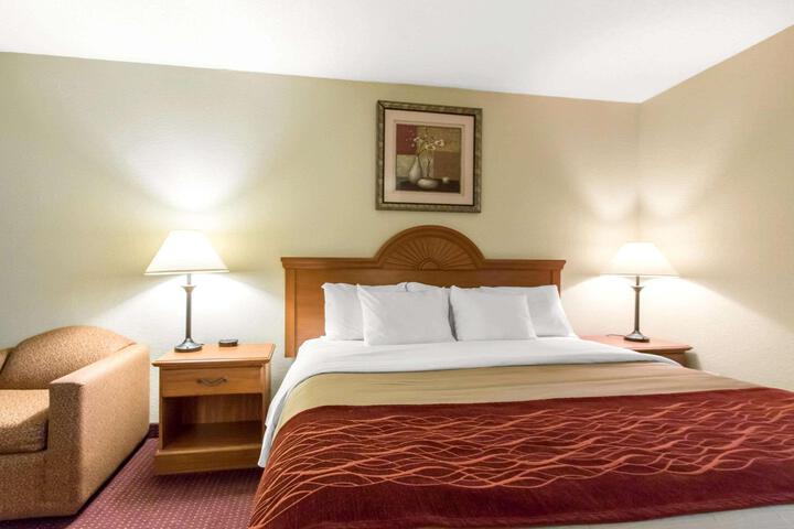 1 King Bed (18 of 28)