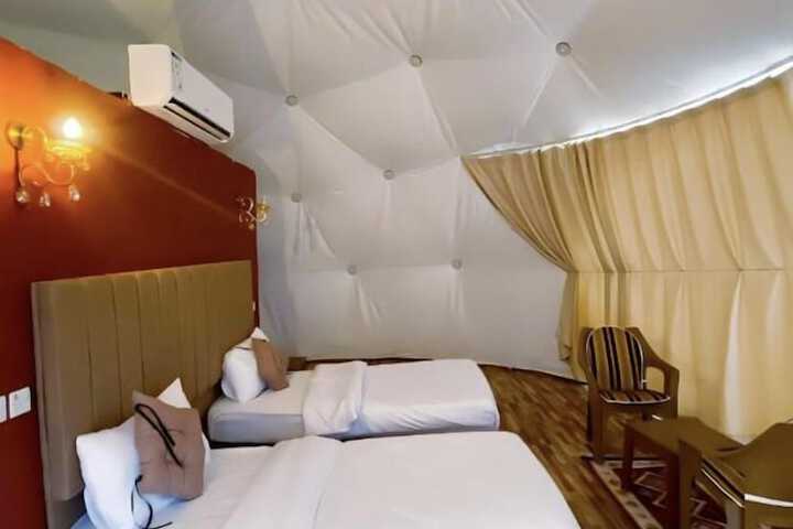 Room 17 of 122