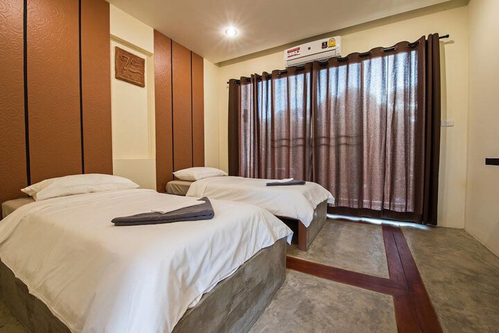 Room 2 of 28
