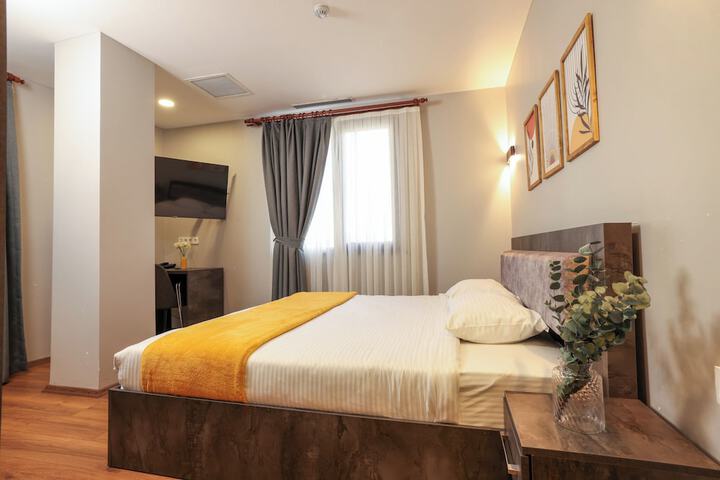 Room 12 of 25
