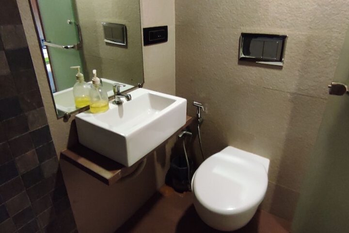 Room 11 of 14